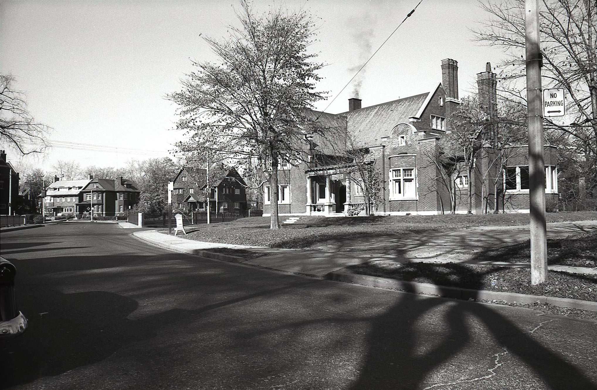 Another view of Baillie House (146 Crescent Road), looking west over the bridge crossing Mount Pleasant, 1960s.