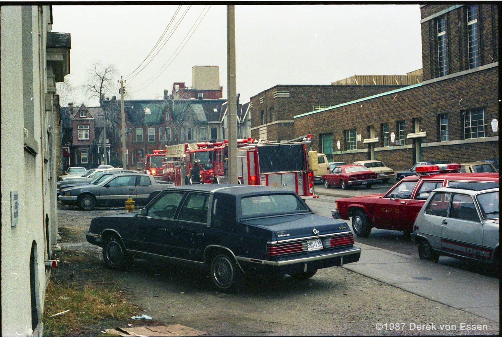 Emergency on Maud! Looking south towards Richmond in 1987.