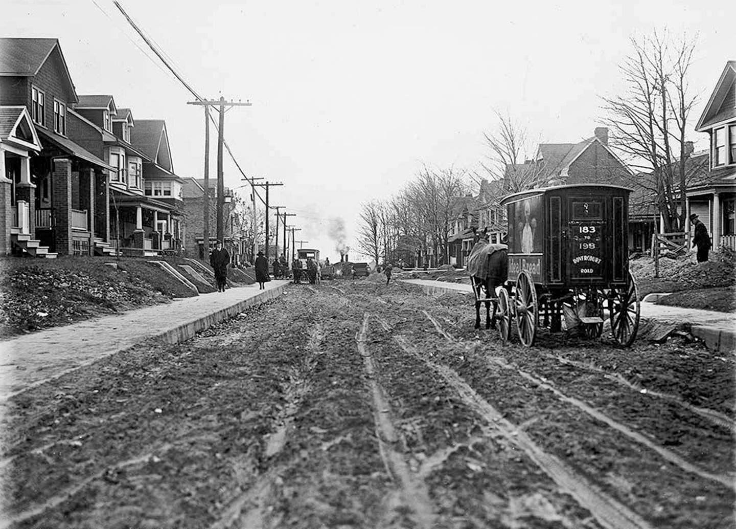 Ideal bread wagon on Woodbine Ave., Nov. 5, 1921.
