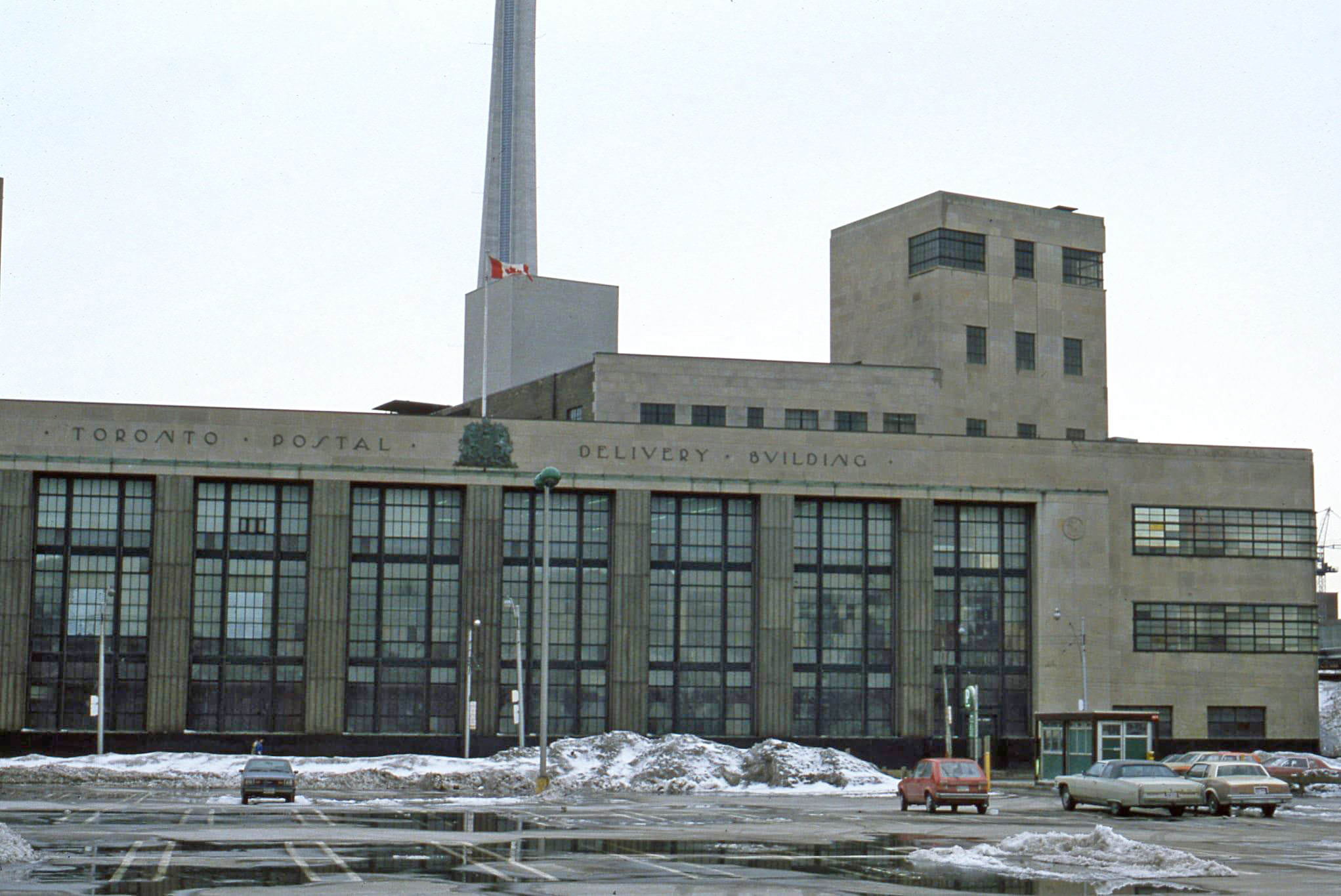 Looking west to the Toronto Postal Delivery Building, 40 Bay Street, 1982