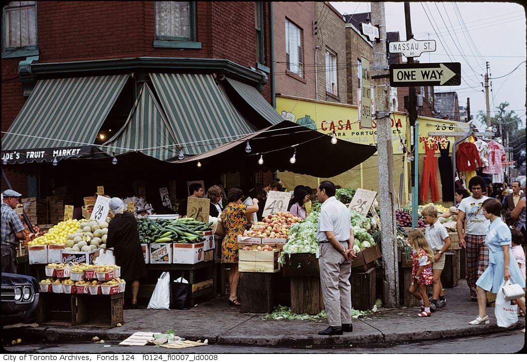 Kensington Market, northwest corner of Augusta Ave. & Nassau St., August 2, 1974.