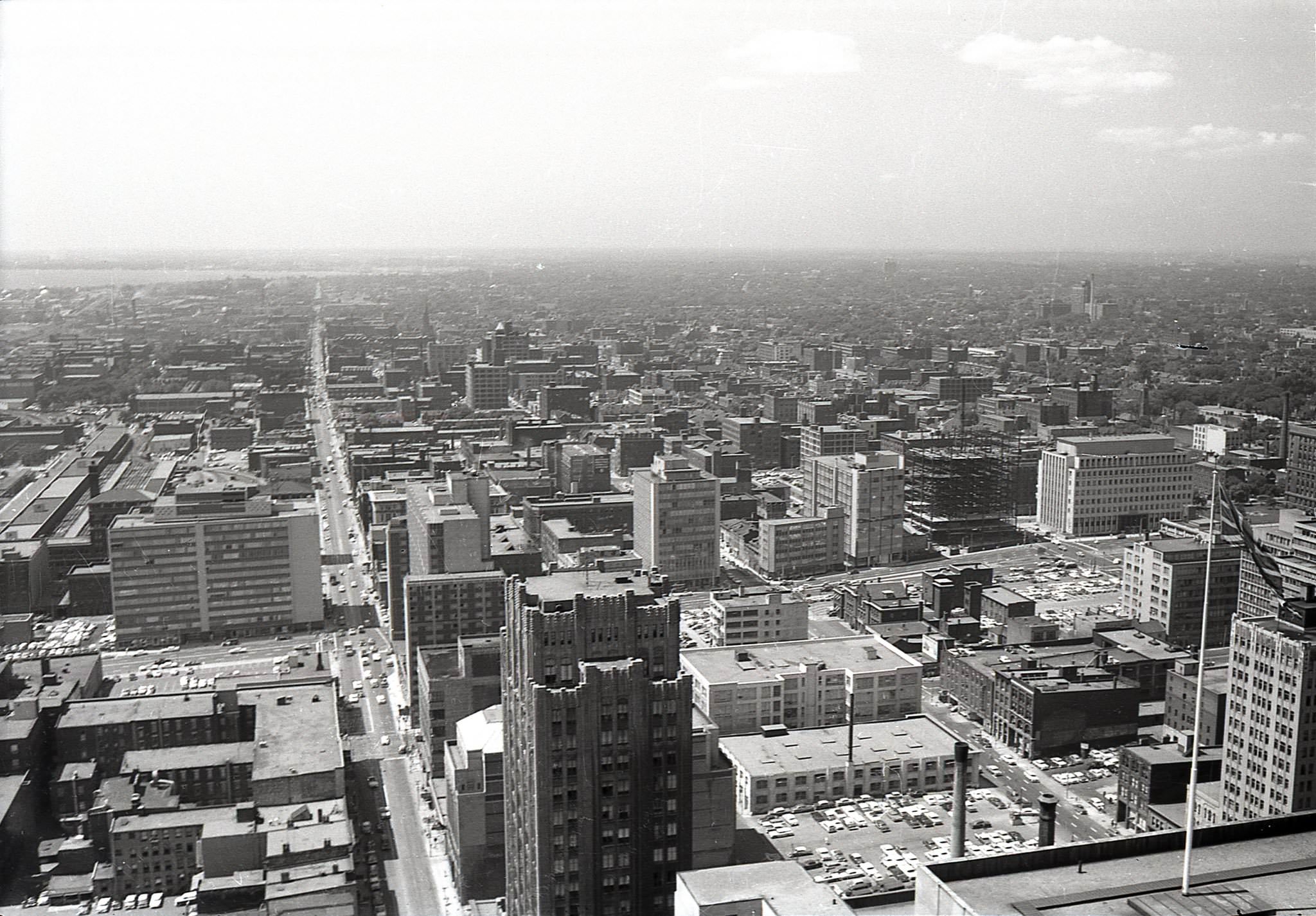 Back to the top of the Canadian Bank of Commerce Building, 1959