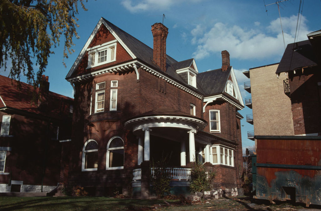 39-43 Beaconsfield Avenue, 1976