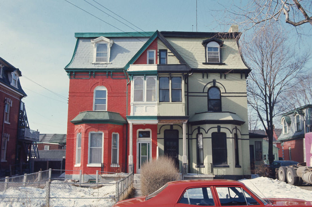 28-30 Beaconsfield Avenue, 1976