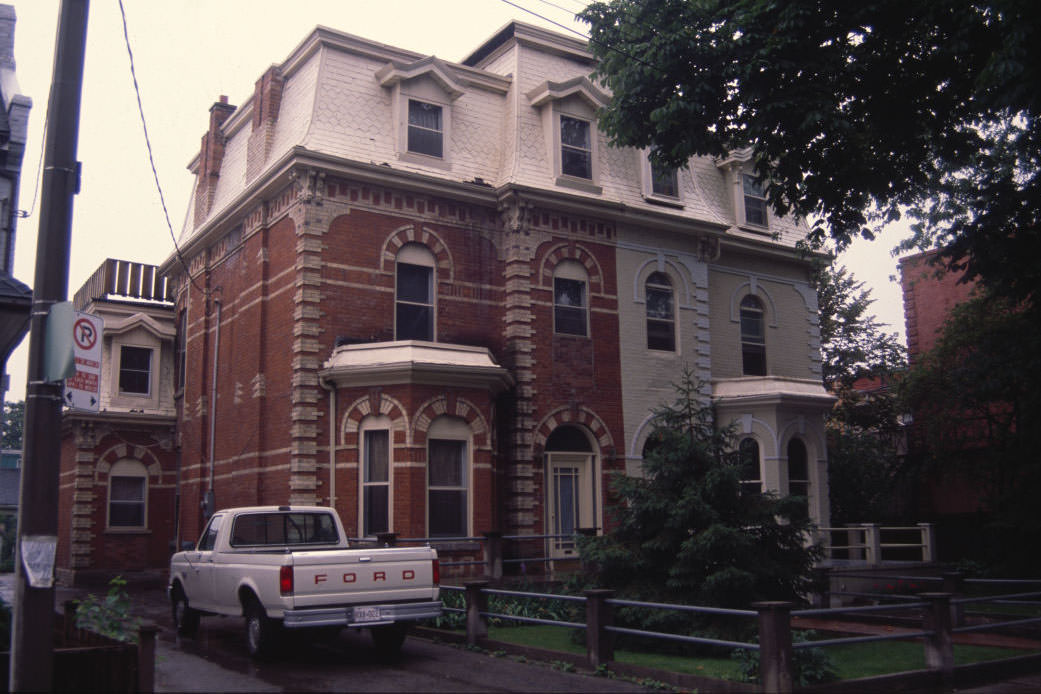 9-11 Beaconsfield Avenue, 1976