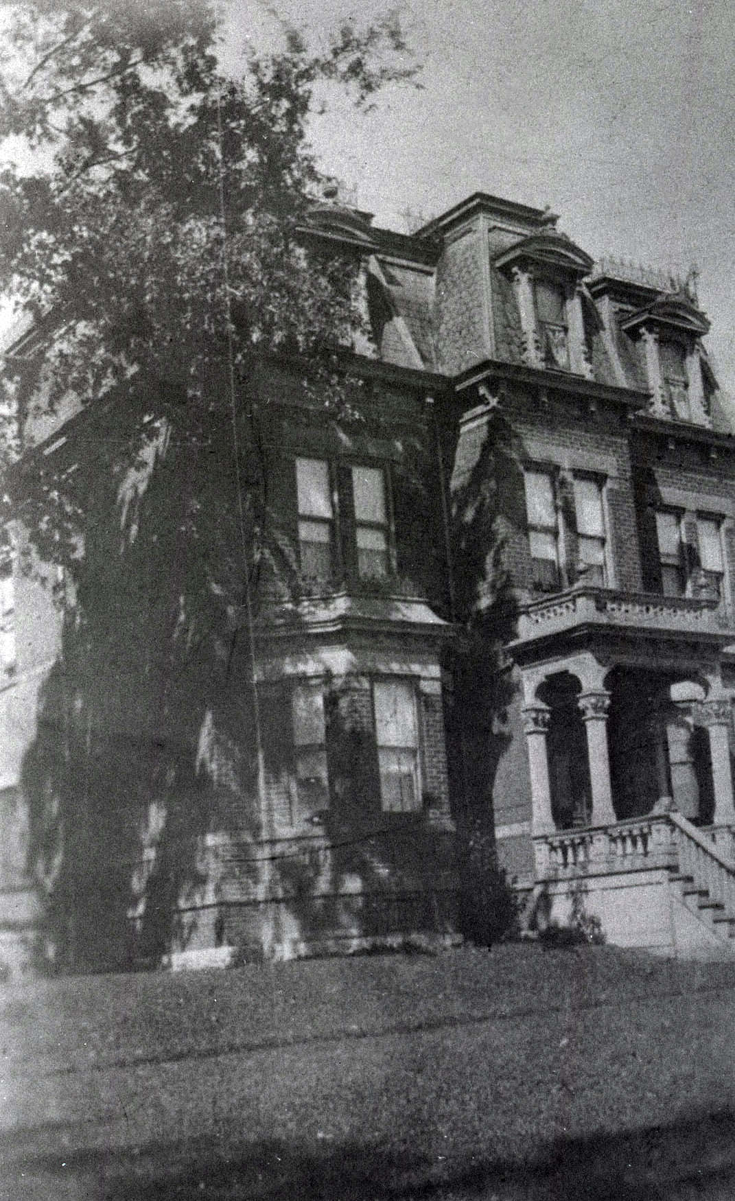 Doherty, Frederick J., 'Abbey Court', in 1928. Yonge St., southwest corner Orchard View Blvd.