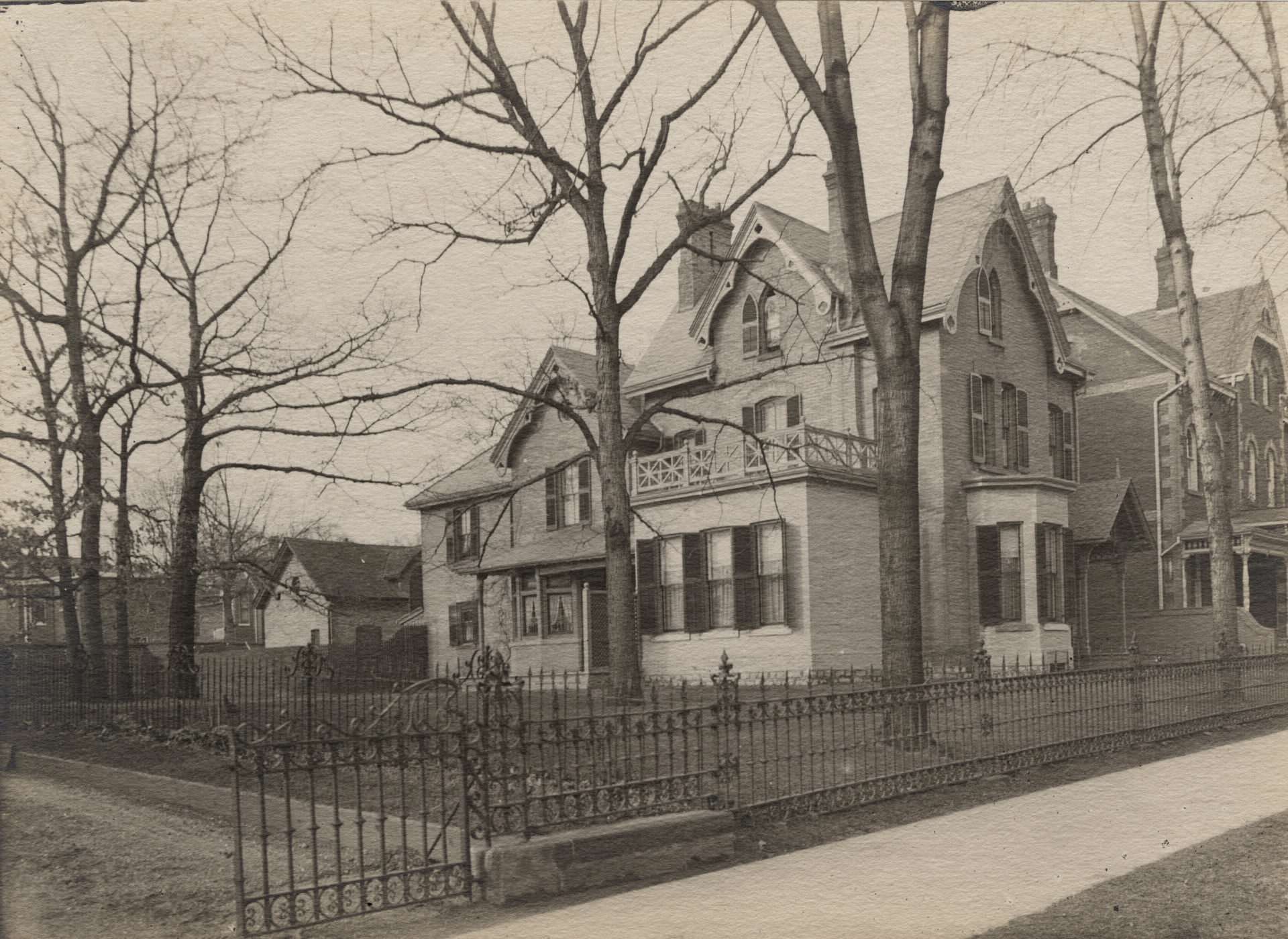 Wilkie, Daniel R., house, 432 Sherbourne St., w. side, between Carlton & Wellesley Sts., 1908.