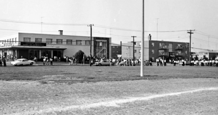 Bathurst Manor Plaza, CIBC Robbery, 1964