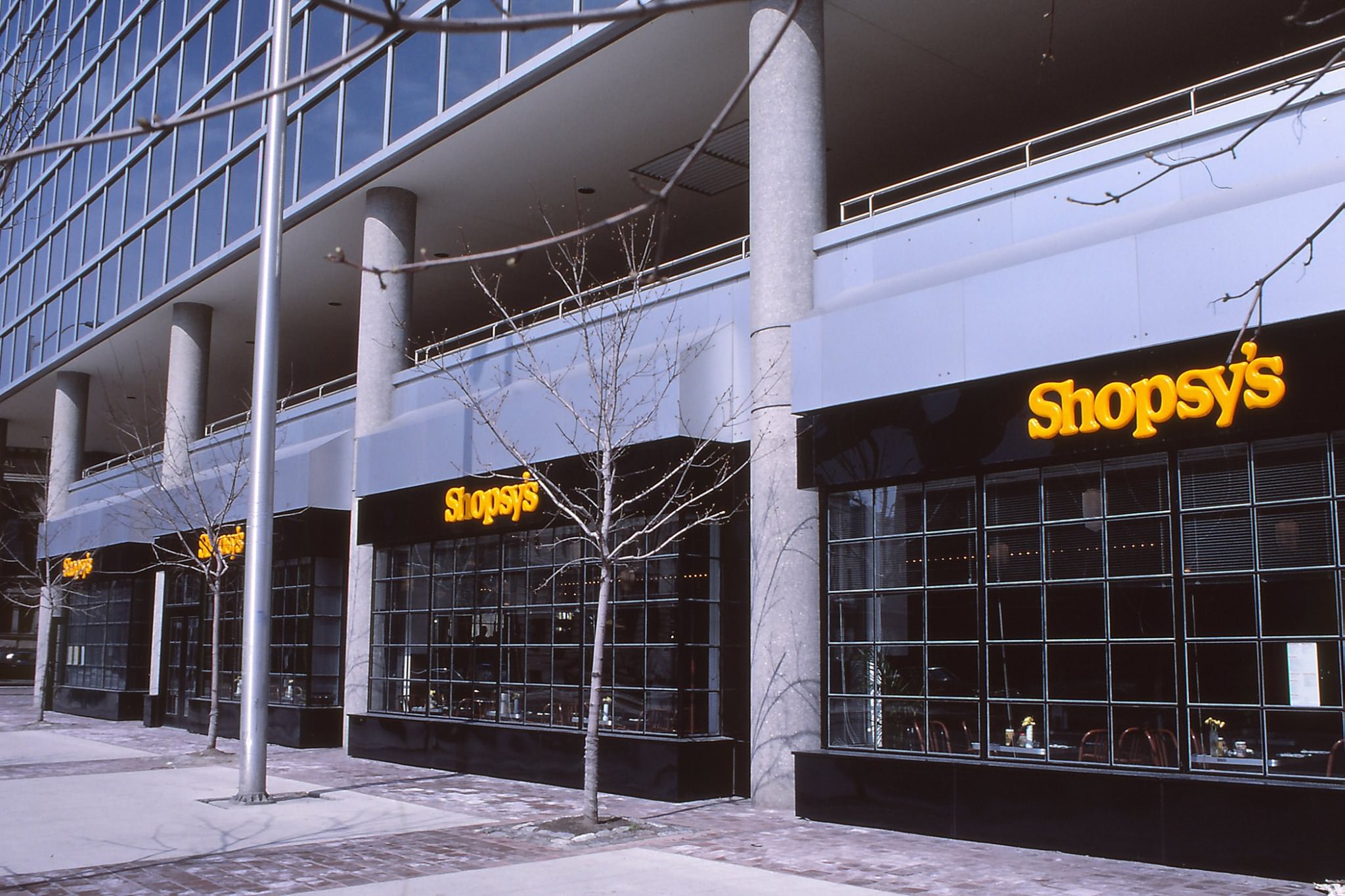 Shopsy's, 1983.