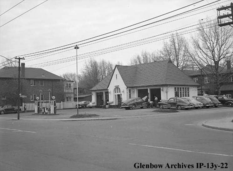 Imperial Oil Esso service station, operated by A. Sullivan; located at Jane Street and Humber view Road, 1950