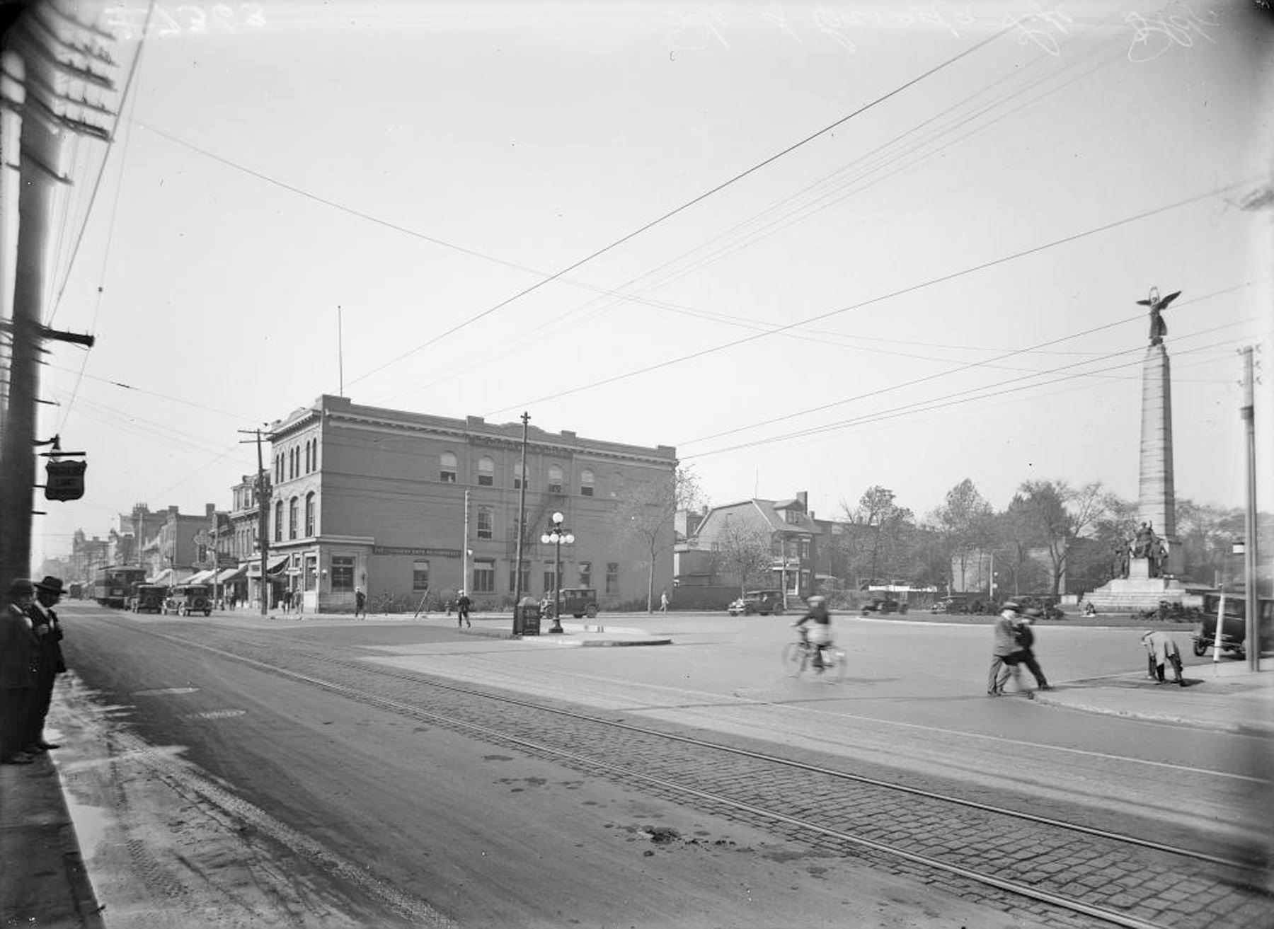 Future location of the Canada Life Building, University Ave. and Queen St. W., looking northwest, 1924.