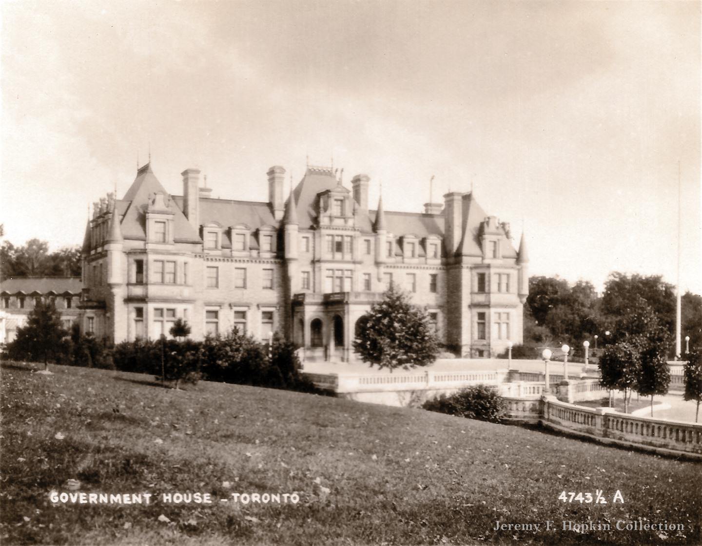 Government House, also known as Chorley Park, 1920. Demolished in the 1960s, a City of Toronto park bearing its name now marks the site where it once stood in Rosedale.