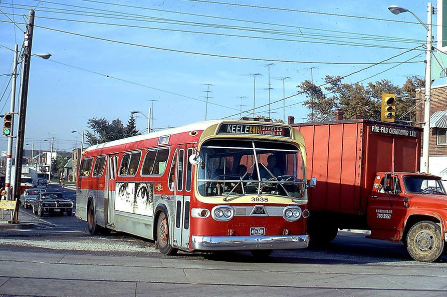 TTC 3938 was a General Motors New Look bus purchased in 1966. It is seen on the former Keele 41B route, 1970.