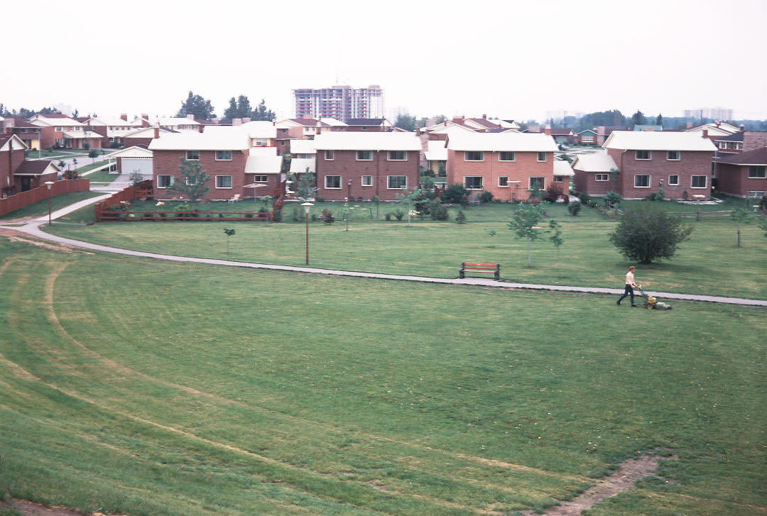 In the two decades following the Second World War, there was a large growth of families moving and starting their life in the suburbs. This 1969 photo shows Bridlewood Park looking south to Batterswood Drive, Scarborough.