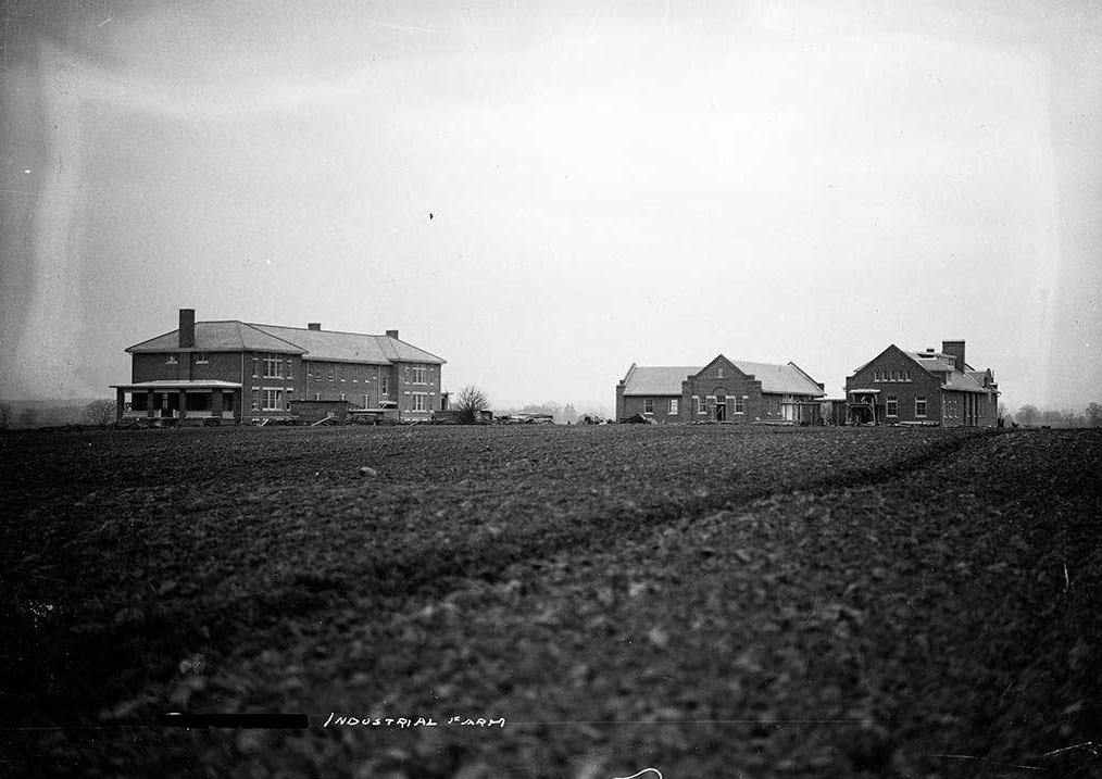 They may not look it, but these buildings are a jail. Toronto Municipal Farm for Men opened at Falstaff (now Thornhill) in 1912 and closed in 1939 (it was converted to a hospital). It housed short-term inmates who worked on the farm during their sentences