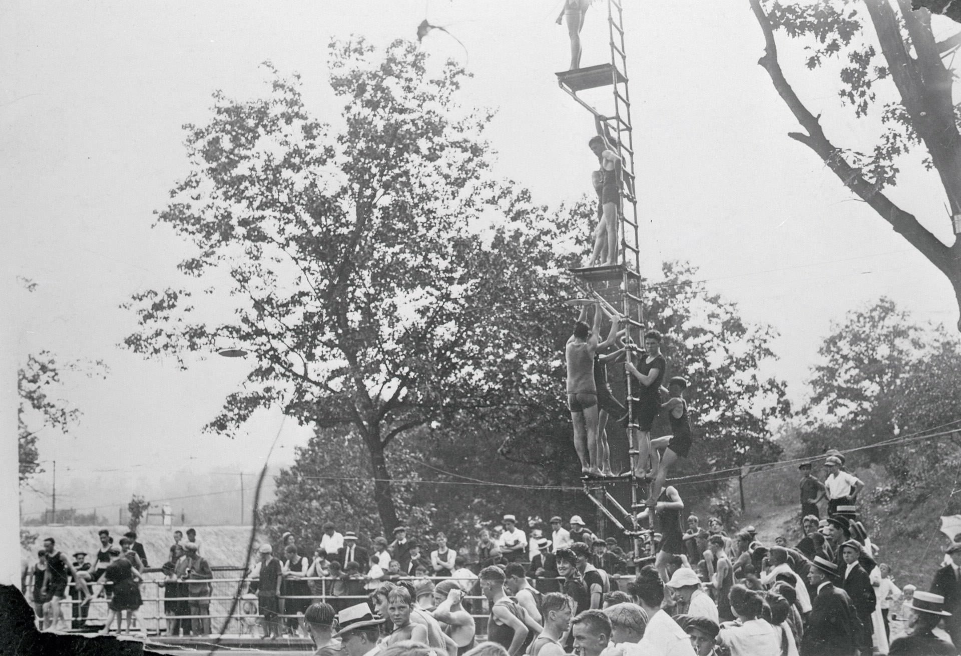 High Park Mineral Baths, Bloor St. W., n. side, e. of Parkview Gardens, 1916