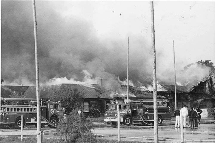 Fire at the Tam O'Shanter pool complex, 1971