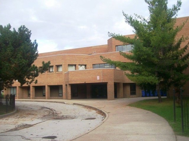 Regina Pacis Catholic High School, 1990s