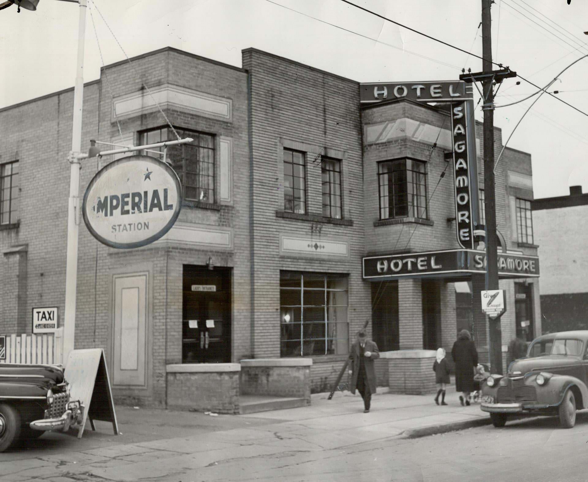 Hotel Sagamore, Lake Shore Road (Lake Shore Boulevard West), north side, between Mimico Avenue and Allen Avenue - 1948