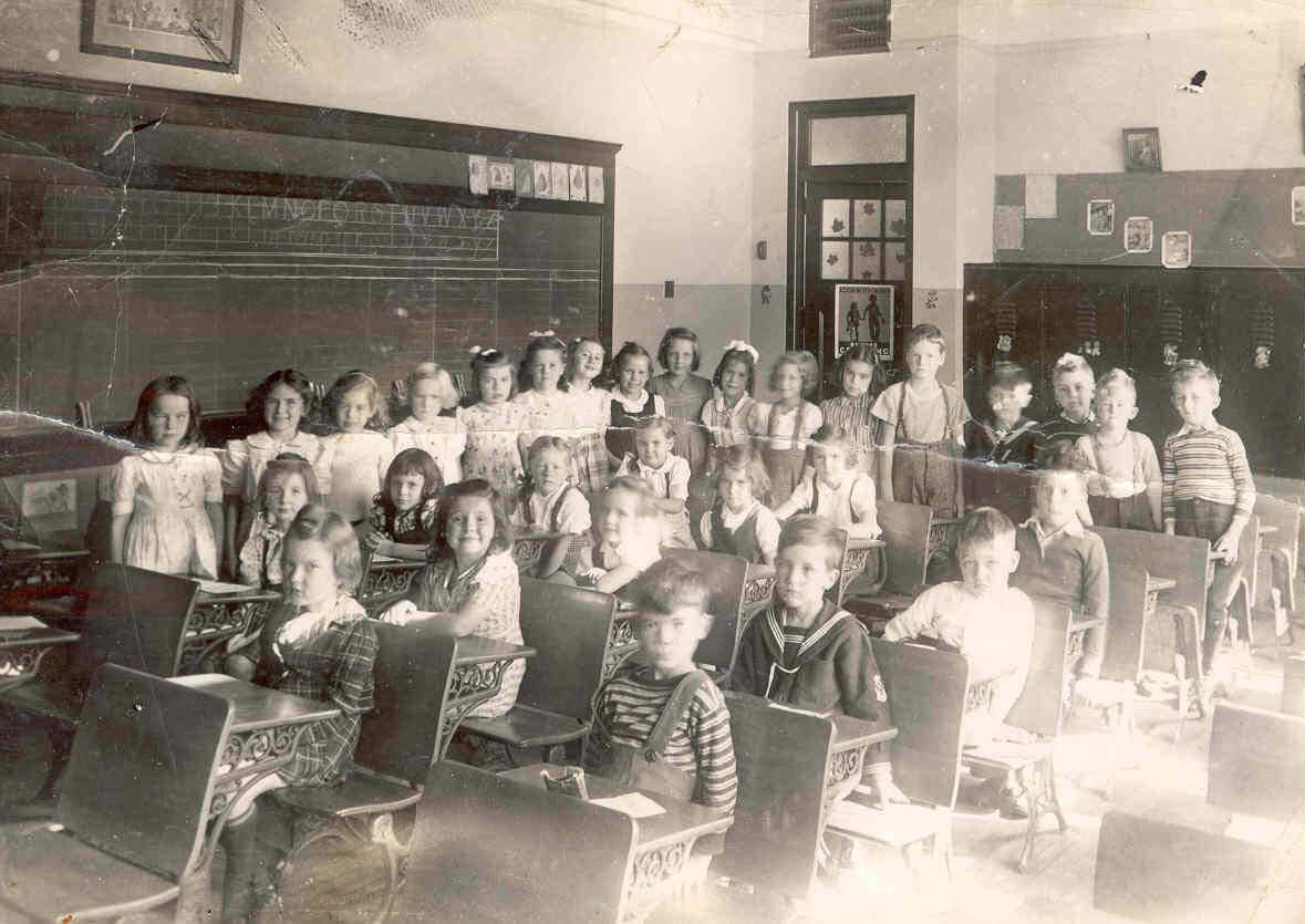 Earl Haig Public School 1947 - Miss Farr's grade 1 class.