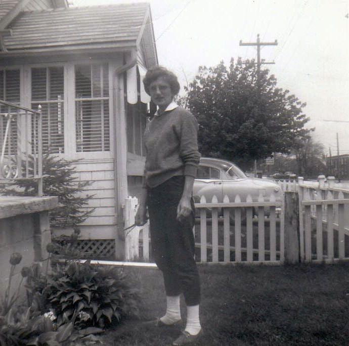 Wilfred Ave, looking east towards Bayview Ave., 1957