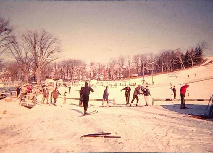 Don Valley ski hill was on Lawrence Avenue at the Don Valley Parkway, 1962