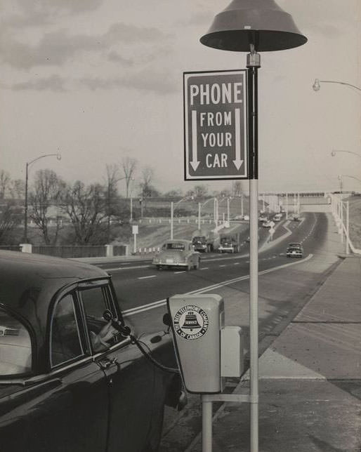 Eglinton looking east towards Leslie before Inn On The Park was built, 1980s