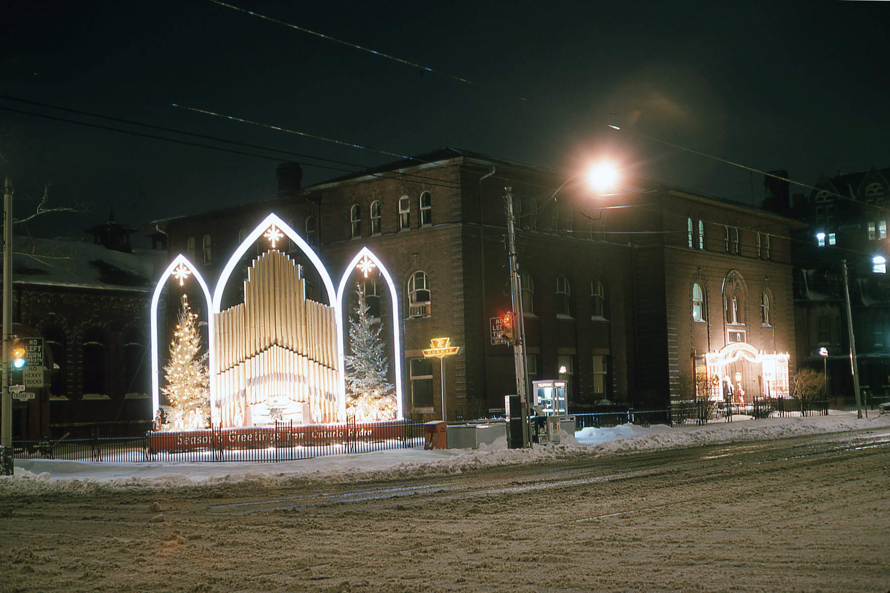 College and university ave sw corner, 1965