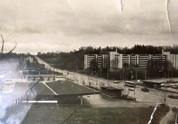 Yonge St and York Mills Rd, N.E. quadrant, looking S.W., circa autumn 1980