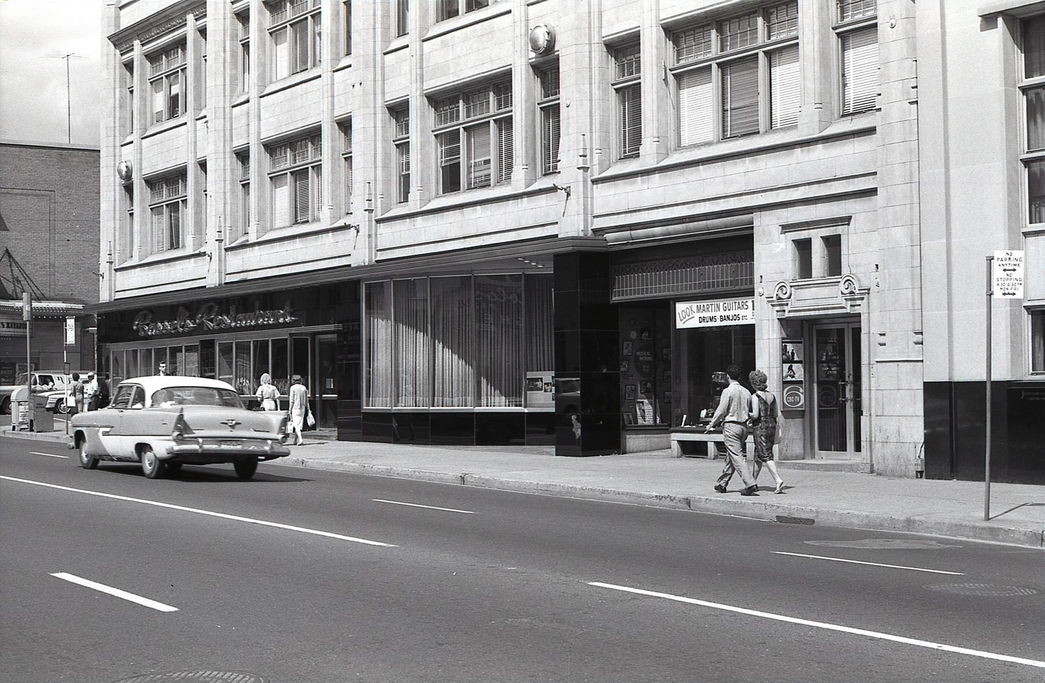 385-391 Yonge Street in 1962.