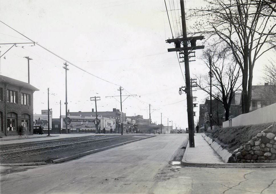 Bathurst Street and St. Clair Avenue west. View is looking west on St. Clair Avenue West towards Bathurst Street, 1920s