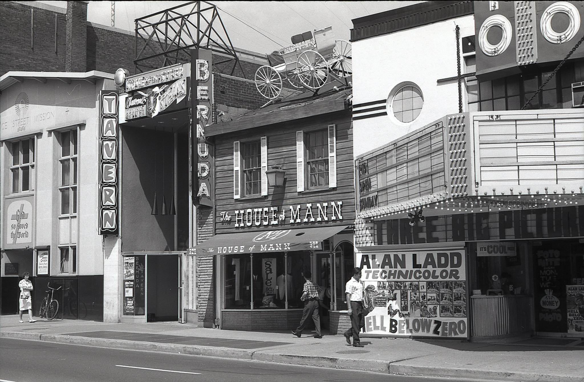 375-381 Yonge Street, in 1962.