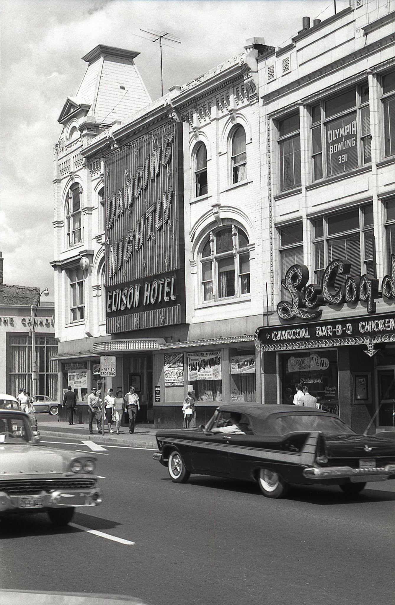 335 Yonge Street in 1962.