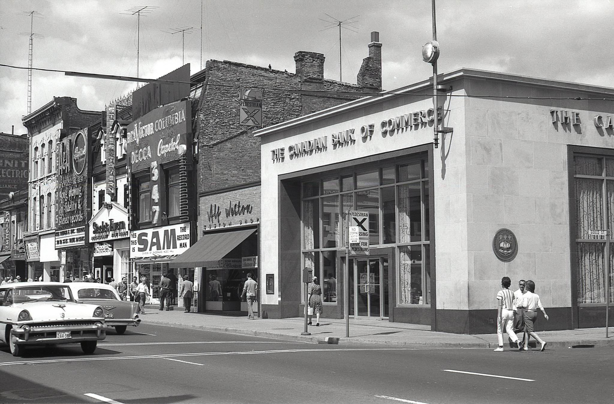 Yonge & Gould, 1962