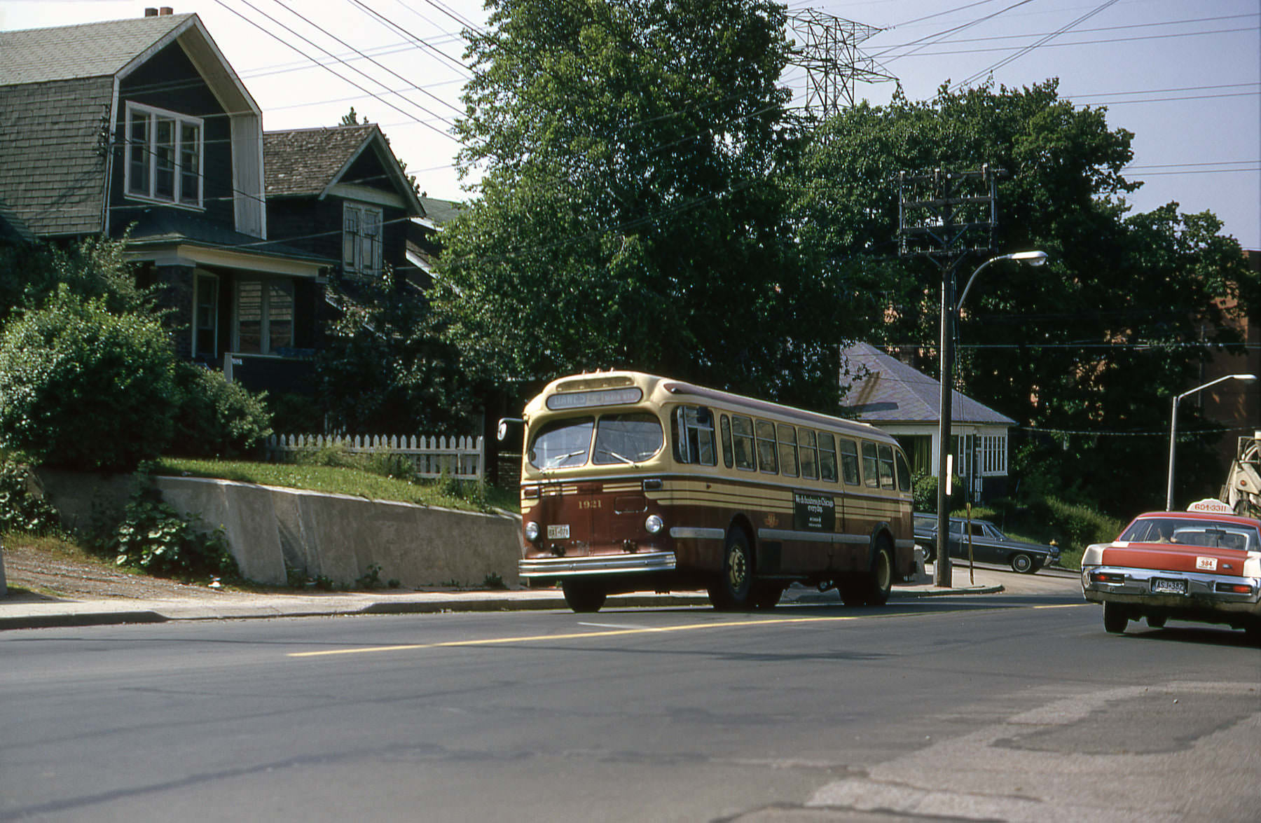 Dawes Road Bus - Credit John Carlson, 1973