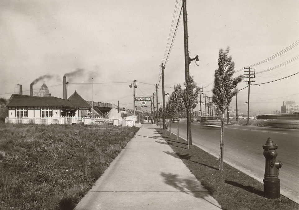 McColl-Frontenac Service Station - Lake Shore Road, at Spadina Avenue, 1929