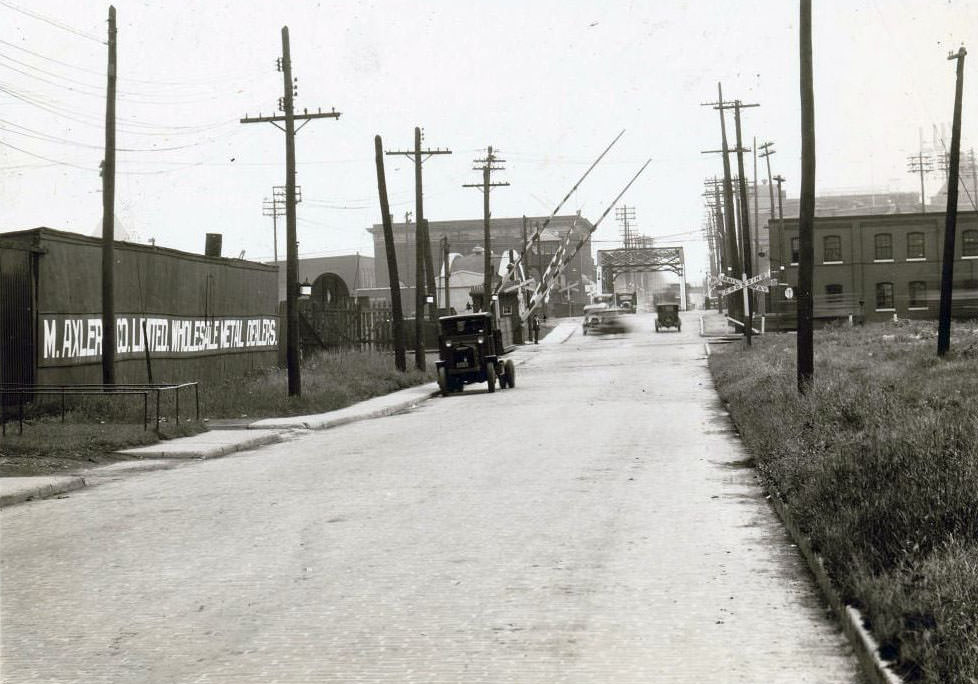 Eastern Avenue looking east to the bridge over the Don River, 1929