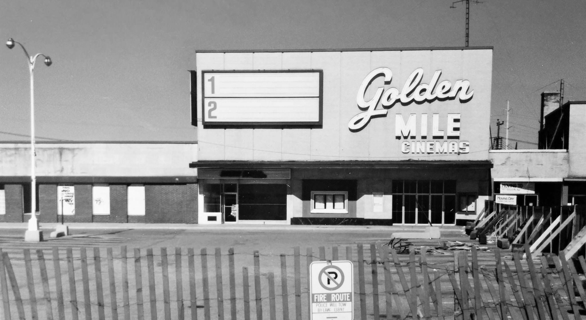 Golden Mile theatre about to be demolished in 1986