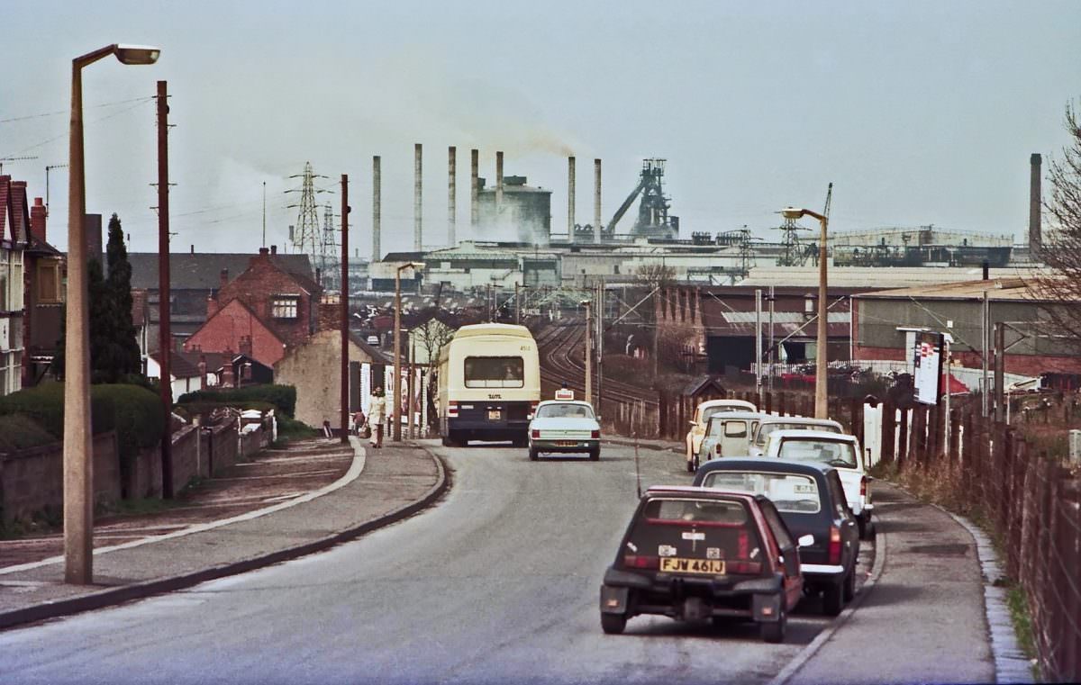 Havacre Lane, Coseley, April 1975