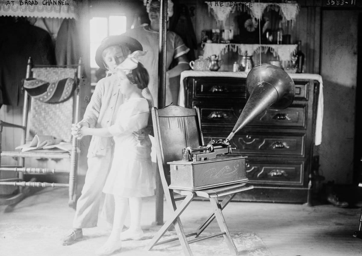 Fascinating Photos of Life at Broad Channel, New York City in the 1910s