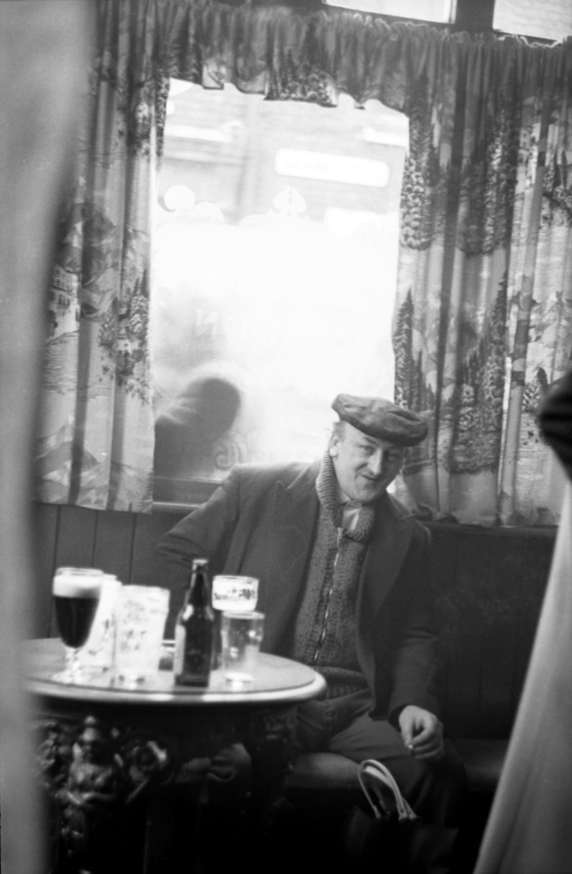 Raising a Glass to the Past: The Pubs and Evening Drinkers of East London in the 1960s