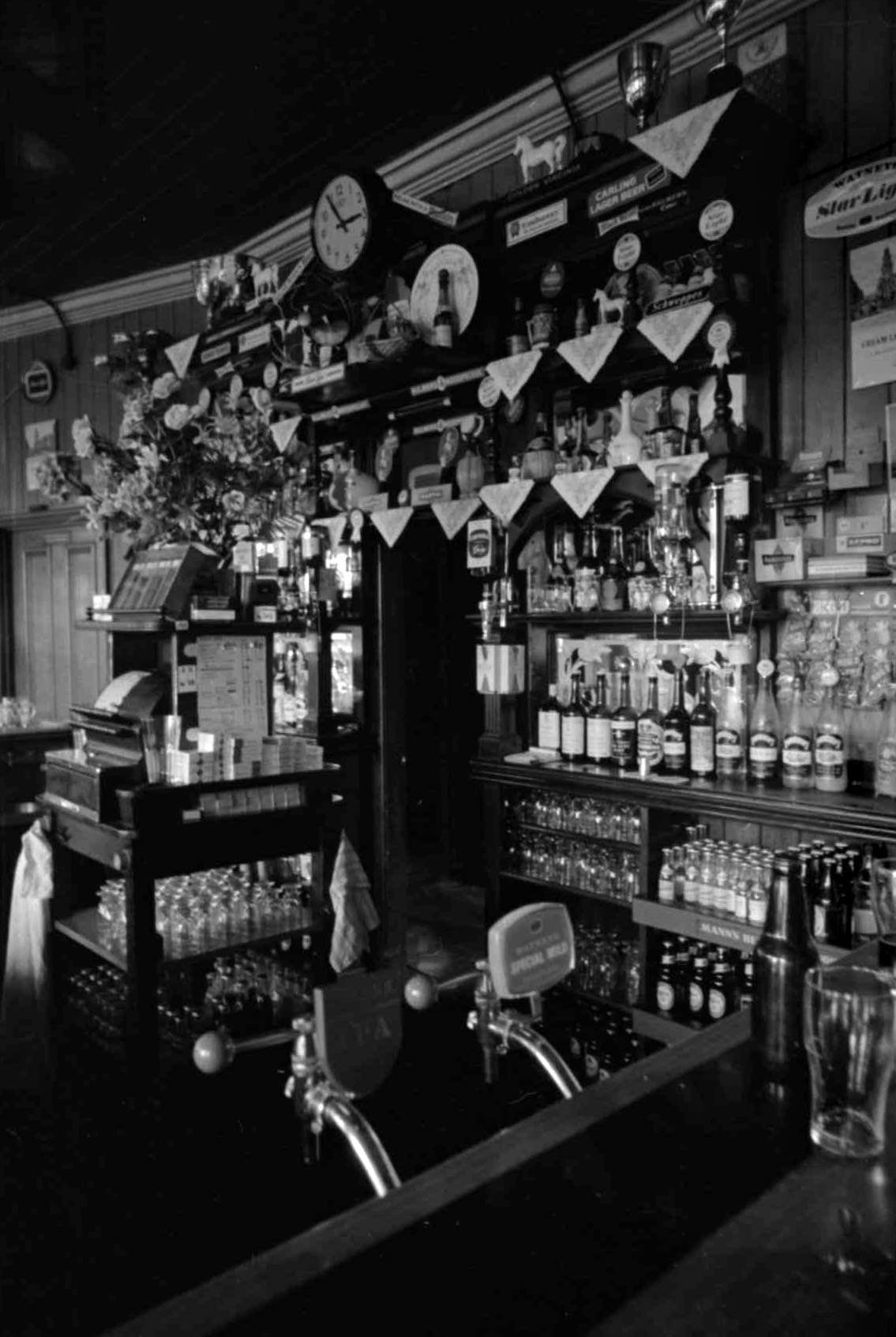 Raising a Glass to the Past: The Pubs and Evening Drinkers of East London in the 1960s