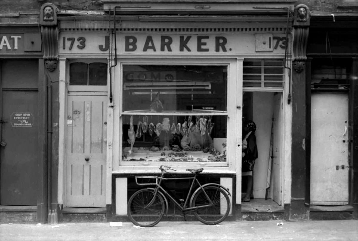 The Heart of the East End: Shops, Shoppers, and Shopkeepers in London's Multicultural Neighborhood in the 1960s