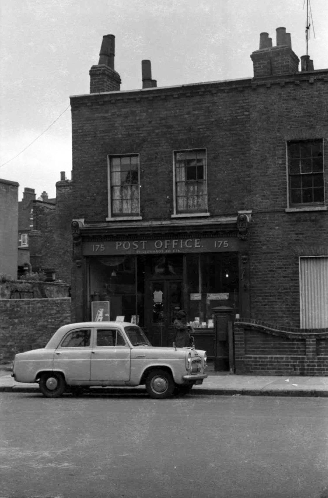 The Heart of the East End: Shops, Shoppers, and Shopkeepers in London's Multicultural Neighborhood in the 1960s