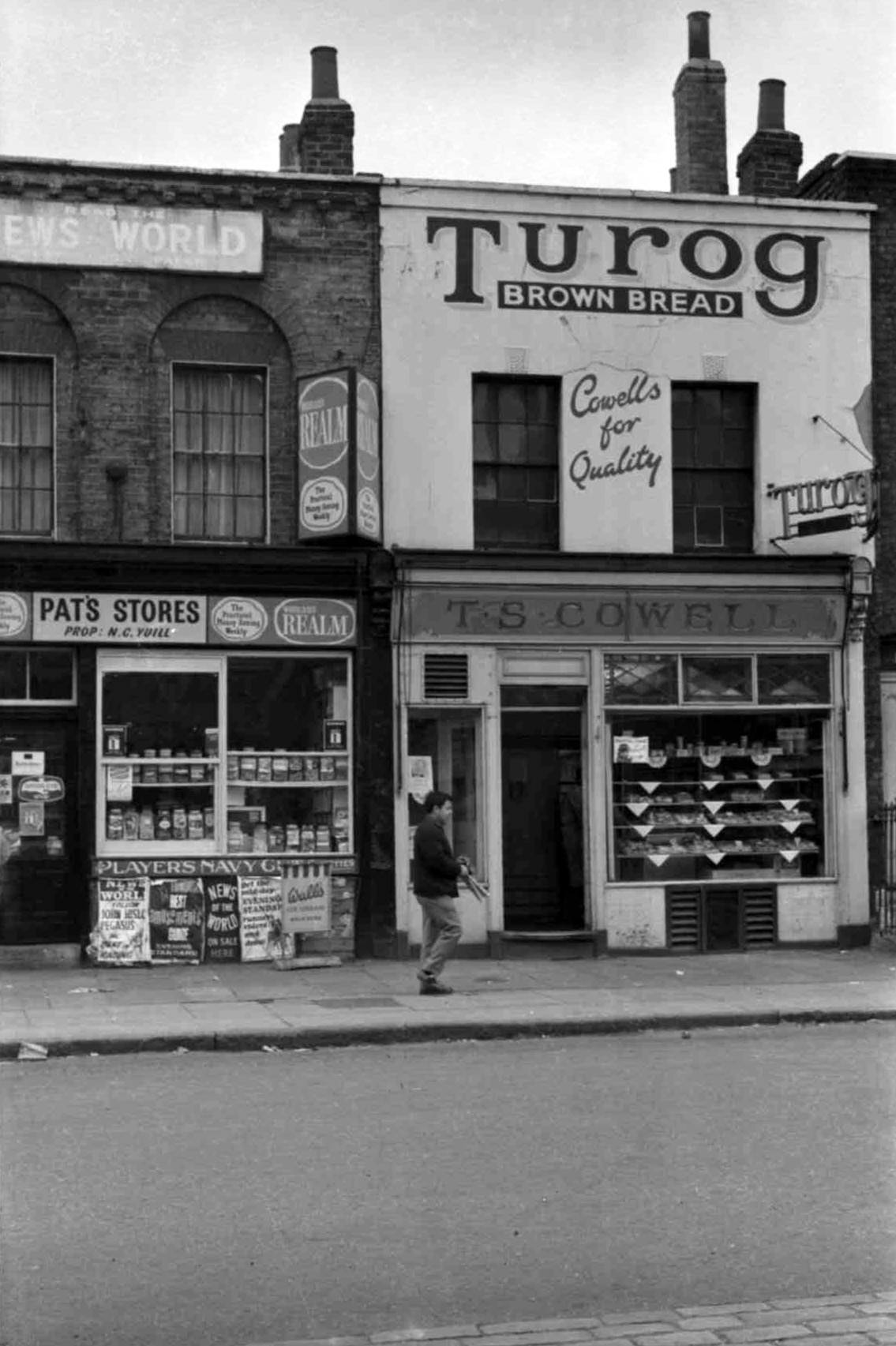 The Heart of the East End: Shops, Shoppers, and Shopkeepers in London's Multicultural Neighborhood in the 1960s