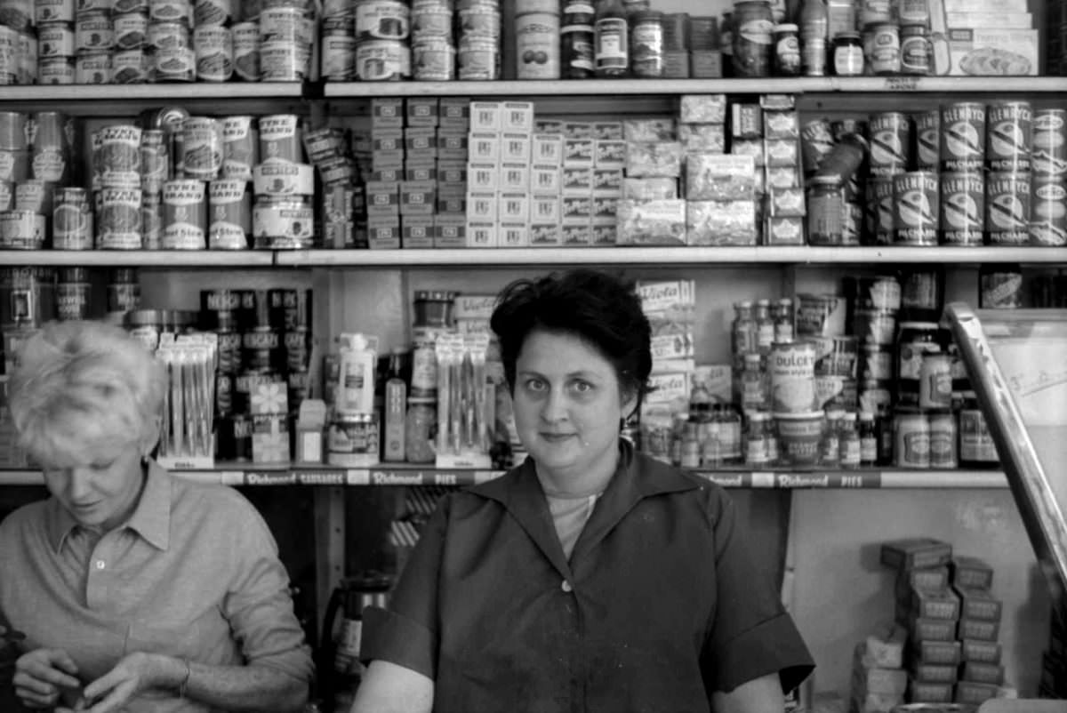 The Heart of the East End: Shops, Shoppers, and Shopkeepers in London's Multicultural Neighborhood in the 1960s