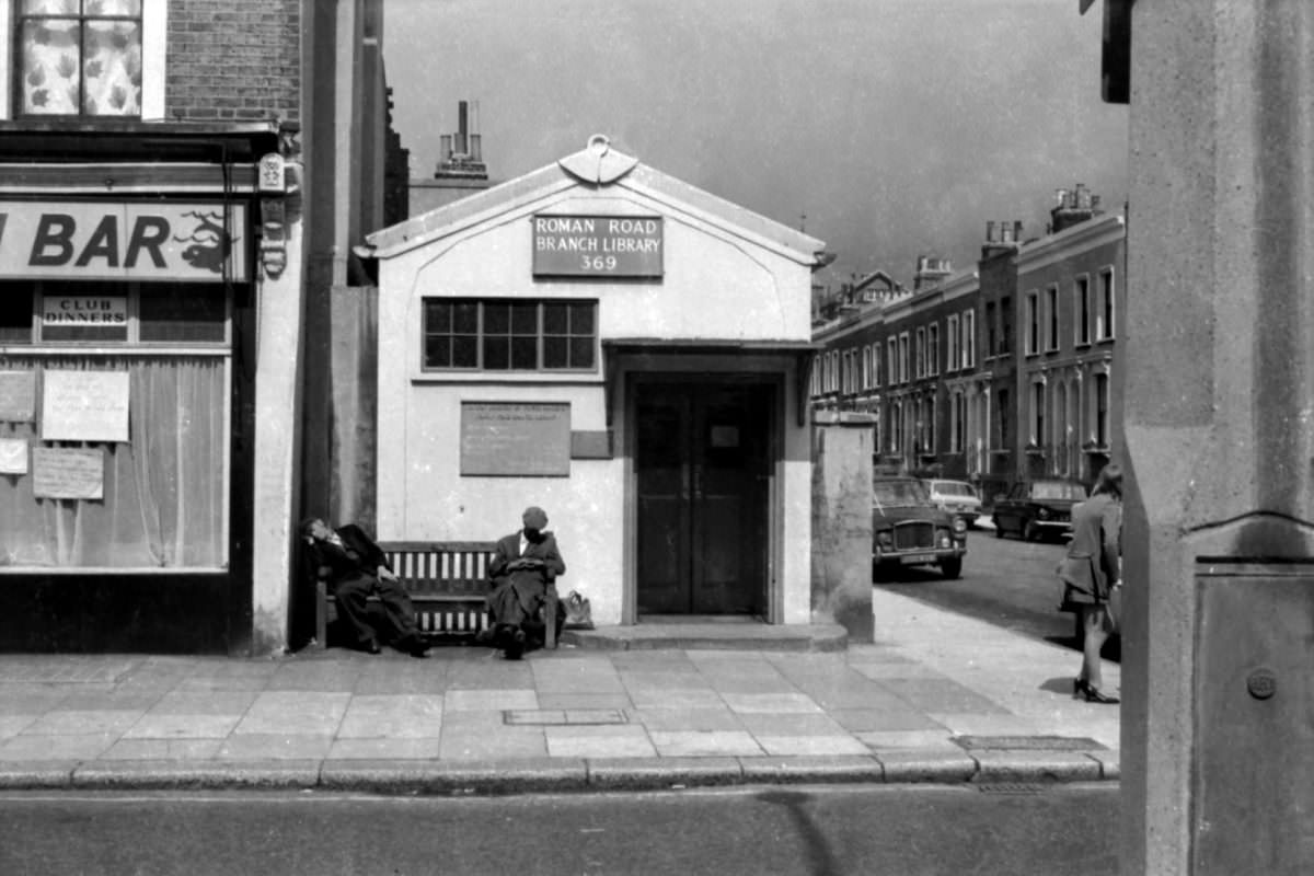 The Heart of the East End: Shops, Shoppers, and Shopkeepers in London's Multicultural Neighborhood in the 1960s