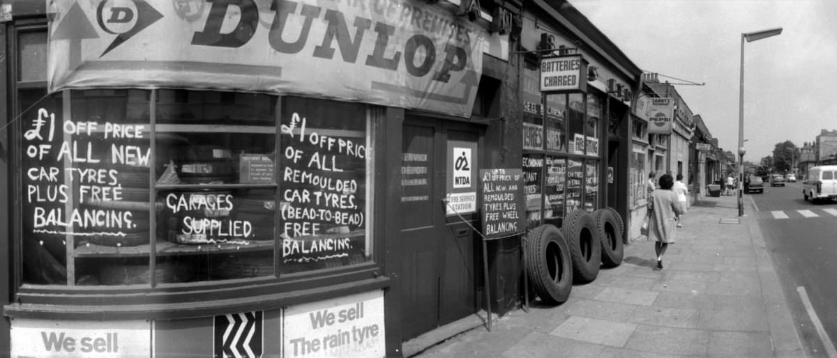 The Heart of the East End: Shops, Shoppers, and Shopkeepers in London's Multicultural Neighborhood in the 1960s