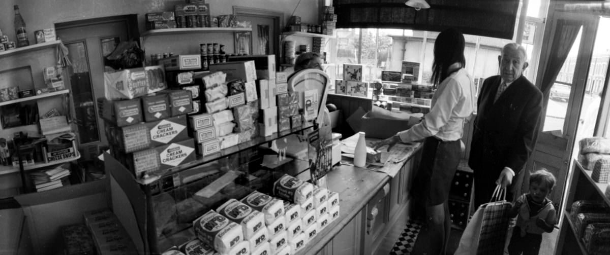 The Heart of the East End: Shops, Shoppers, and Shopkeepers in London's Multicultural Neighborhood in the 1960s