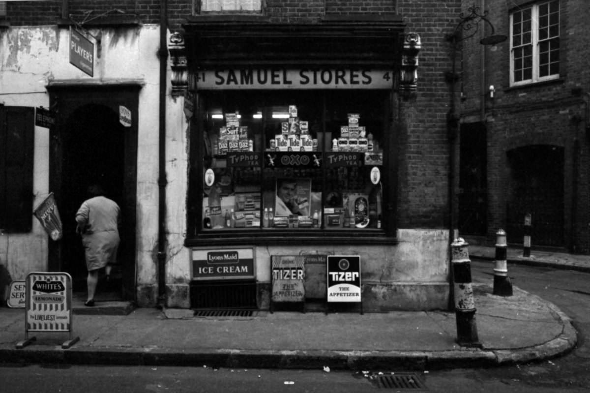 The Heart of the East End: Shops, Shoppers, and Shopkeepers in London's Multicultural Neighborhood in the 1960s